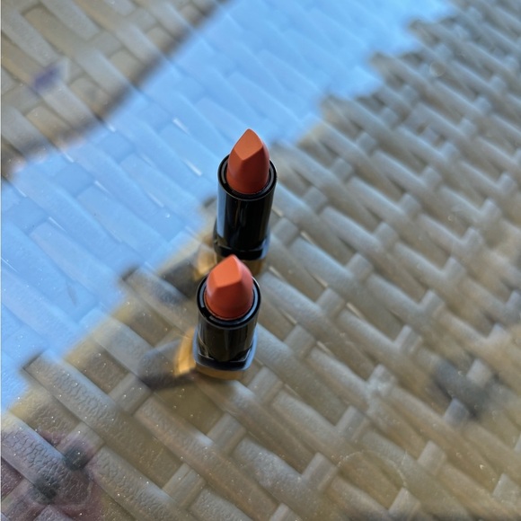 Hourglass Lipstick in Dahlia x2 - Picture 4 of 4